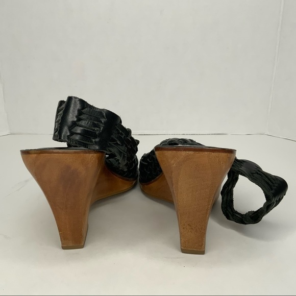 MICHAEL Michael Kors leather wedge sandals. - Picture 6 of 11